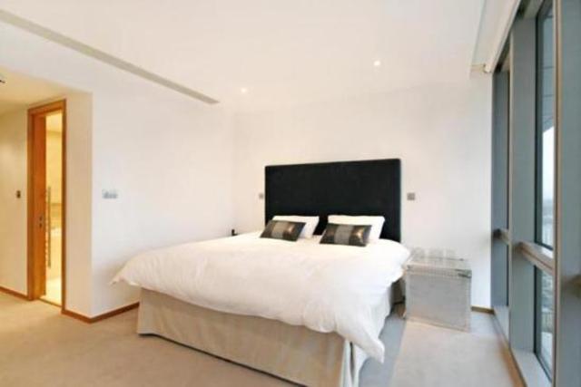  Image of 2 bedroom Apartment for sale in Taeping Street London E14 at Hertsmere Road West India Quay Canary Wharf, E14 9UN