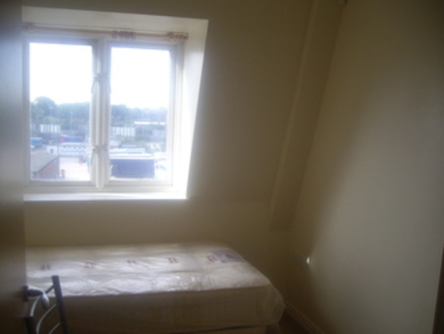  Image of 2 bedroom Flat to rent in Abbey Road Barking IG11 at Hewitts quays  Barking, IG11 7BF