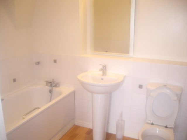  Image of 2 bedroom Flat to rent in Abbey Road Barking IG11 at Hewitts quays  Barking, IG11 7BF