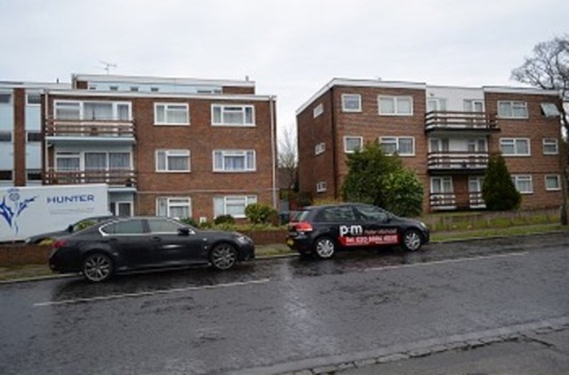  Image of 2 bedroom Ground Flat to rent in Eversley Park Road London N21 at High Beech Eversley Park Road Winchmore Hill, N21 1NS