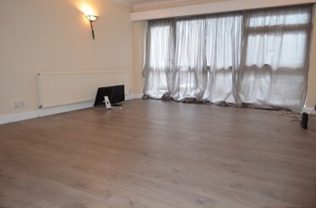  Image of 2 bedroom Ground Flat to rent in Eversley Park Road London N21 at High Beech Eversley Park Road Winchmore Hill, N21 1NS