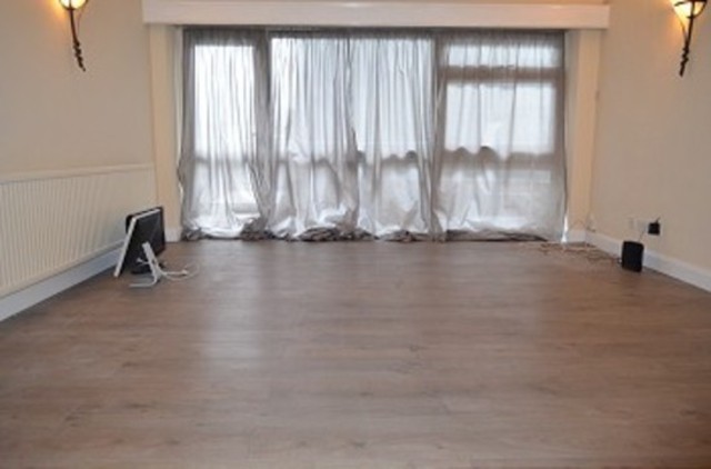  Image of 2 bedroom Ground Flat to rent in Eversley Park Road London N21 at High Beech Eversley Park Road Winchmore Hill, N21 1NS