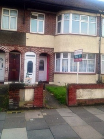  Image of 3 bedroom Maisonette to rent in High Road Chadwell Heath Romford RM6 at HIGH ROAD CHADWELL HEATH ROMFORD, RM6 4BA