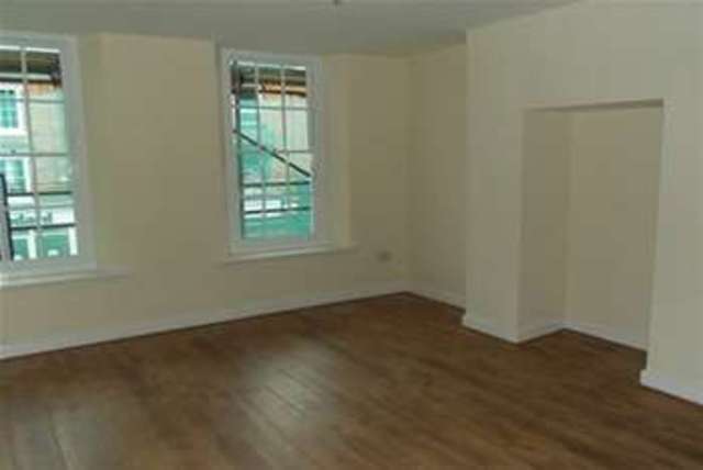  Image of 1 bedroom Flat to rent in High Street Bromsgrove B61 at Bromsgrove, B61 8AJ