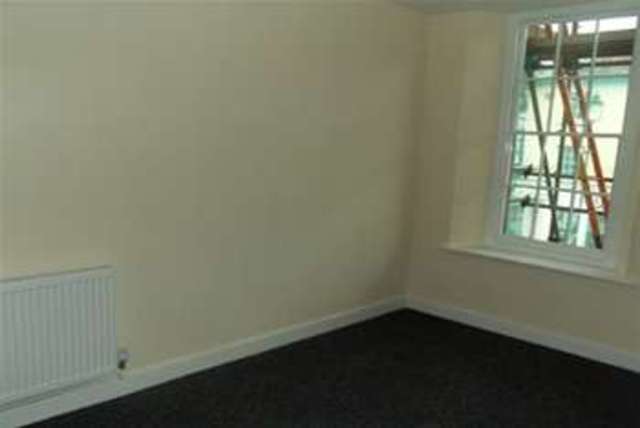  Image of 1 bedroom Flat to rent in High Street Bromsgrove B61 at Bromsgrove, B61 8AJ