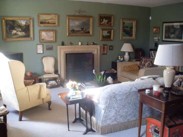  Image of 3 bedroom Maisonette to rent in High Street Bruton BA10 at High Street  Bruton, BA10 0AH