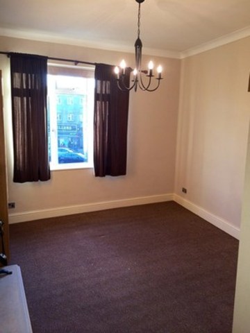  Image of 1 bedroom Flat to rent in High Street Hornchurch RM11 at - HIGH STREET  HORNCHURCH, RM11 3XS