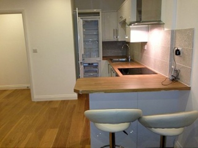  Image of 1 bedroom Flat to rent in High Street London N14 at High Street  Southgate, N14 6BP