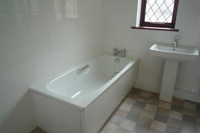  Image of 3 bedroom Detached house to rent in Higher Alham Bracknell RG12 at Forest Park  Bracknell, RG12 0GR