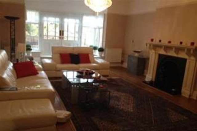 Image of 4 bedroom Detached house to rent in Highfield Road Southampton SO17 at Southampton, SO17 1PJ