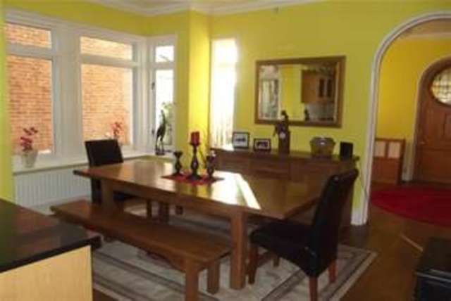  Image of 4 bedroom Detached house to rent in Highfield Road Southampton SO17 at Southampton, SO17 1PJ