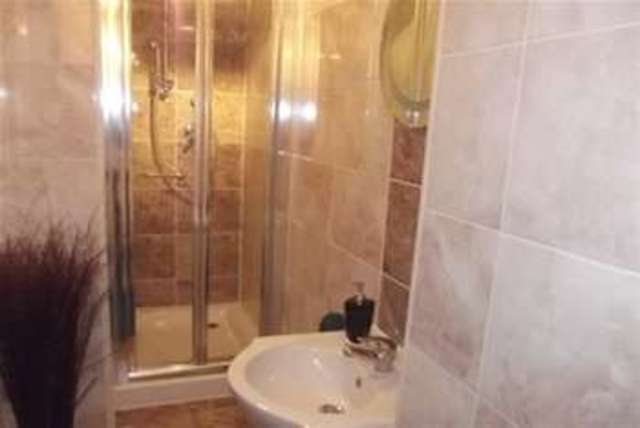  Image of 4 bedroom Detached house to rent in Highfield Road Southampton SO17 at Southampton, SO17 1PJ