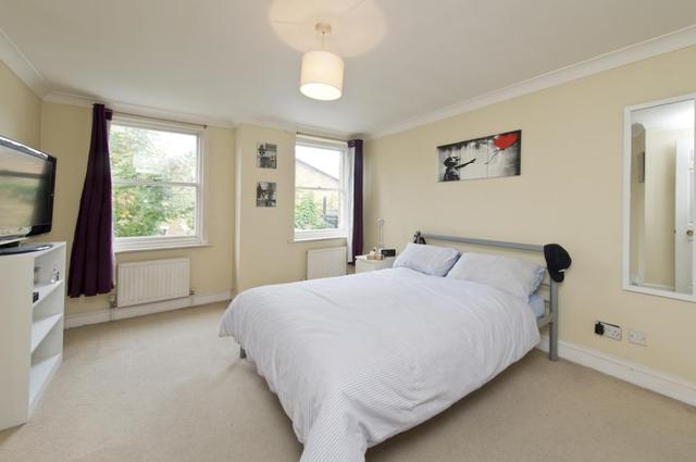  Image of 2 bedroom Flat to rent in Hillgate Place London SW12 at Hillgate Place  London, SW12 9ES