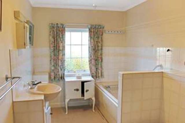  Image of 2 bedroom Retirement Property for sale in Hills Place Horsham RH12 at Horsham, RH12 1XT