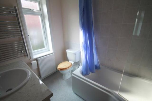  Image of 2 bedroom Bungalow for sale in Hilton Road Gurnard Cowes PO31 at Gurnard  Isle of Wight, PO31 8JB