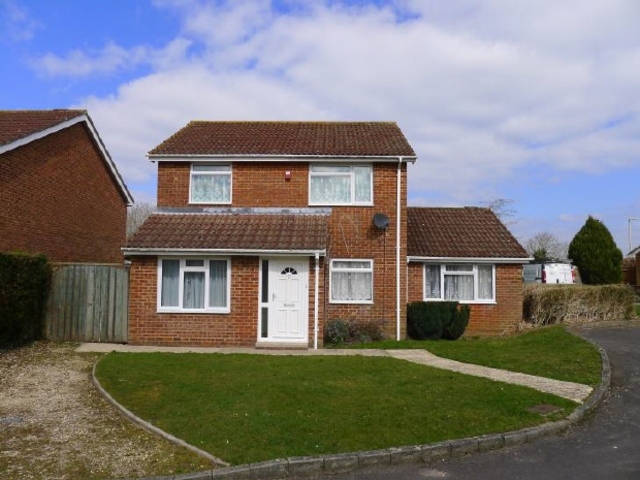  Image of 3 bedroom Detached house to rent in The Warren Holbury Southampton SO45 at Holbury  Not specified, SO45 2QB