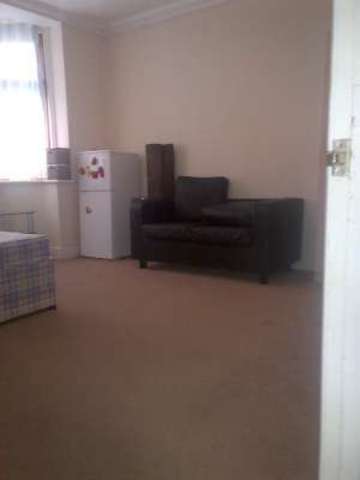 Image of House Share to rent in Holmwood Road Ilford IG3 at HOLMWOOD ROAD  SEVEN KINGS, IG3 9YA