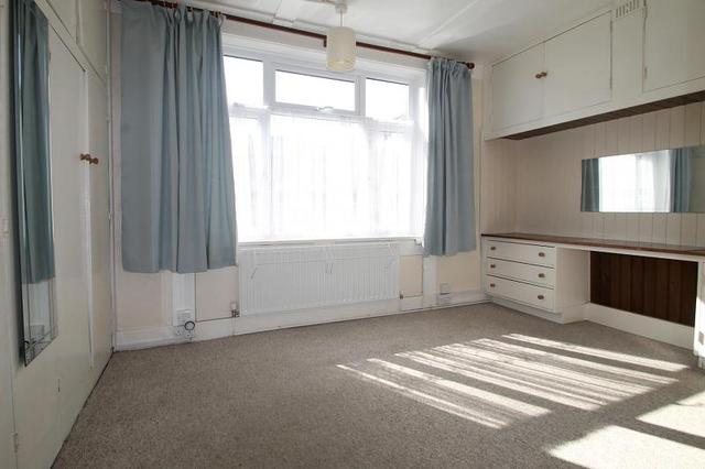  Image of 2 bedroom Maisonette to rent in London Road Morden SM4 at London Road  Morden, SM4 5AN