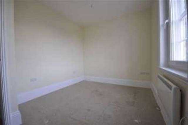  Image of 1 bedroom Flat to rent in Horninglow Street Burton-on-Trent DE14 at Burton-on-Trent, DE14 1NG