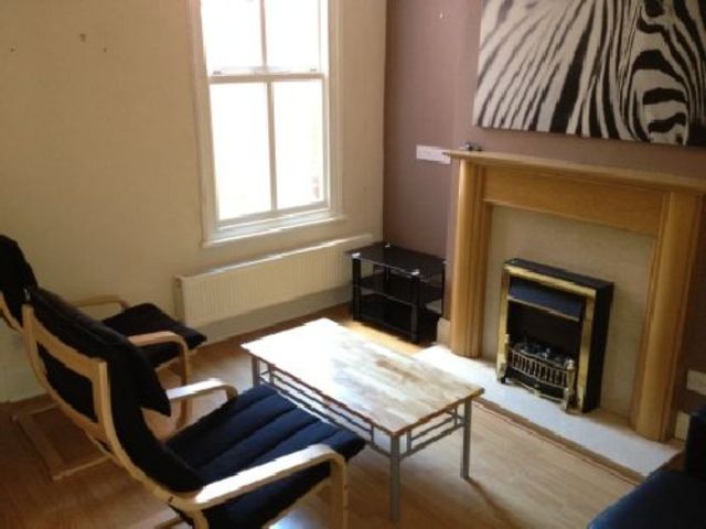 Image of 4 bedroom House Share to rent in Hubert Road Selly Oak Birmingham B29 at Selly Oak West Midlands Selly Oak, B29 6ER