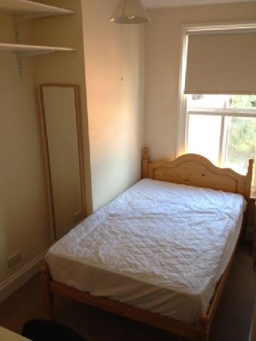  Image of 4 bedroom House Share to rent in Hubert Road Selly Oak Birmingham B29 at Selly Oak West Midlands Selly Oak, B29 6ER