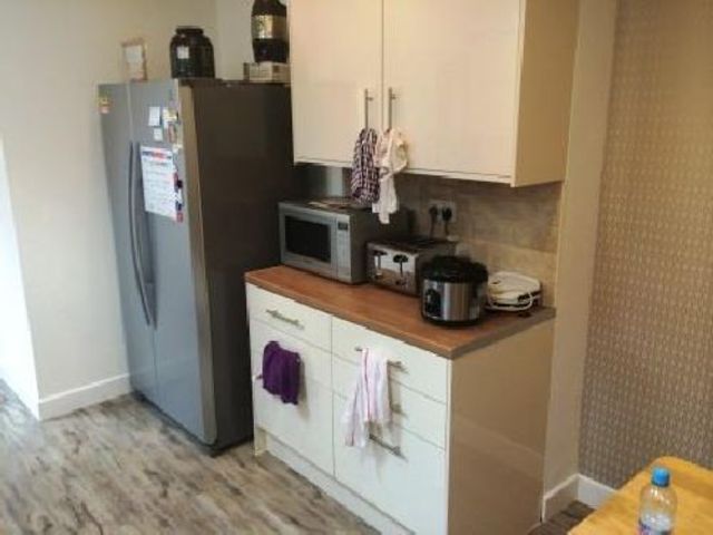  Image of 6 bedroom House Share to rent in Hubert Road Selly Oak Birmingham B29 at Selly Oak West Midlands Selly Oak, B29 6ER