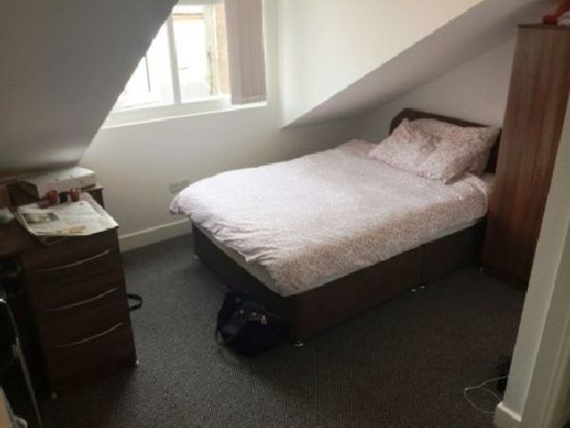  Image of 6 bedroom House Share to rent in Hubert Road Selly Oak Birmingham B29 at Selly Oak West Midlands Selly Oak, B29 6ER