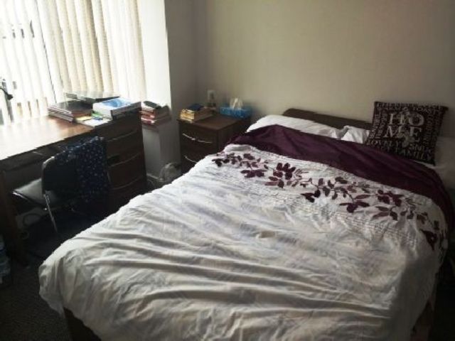  Image of 6 bedroom House Share to rent in Hubert Road Selly Oak Birmingham B29 at Selly Oak West Midlands Selly Oak, B29 6ER