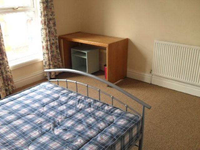  Image of 4 bedroom House Share to rent in Hubert Road Selly Oak Birmingham B29 at Selly Oak West Midlands Selly Oak, B29 6ES