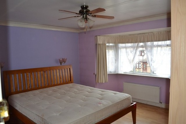  Image of 5 bedroom End of Terrace to rent in Hugo Gardens Rainham RM13 at Hugo Gardens  Rainham, RM13 7LA