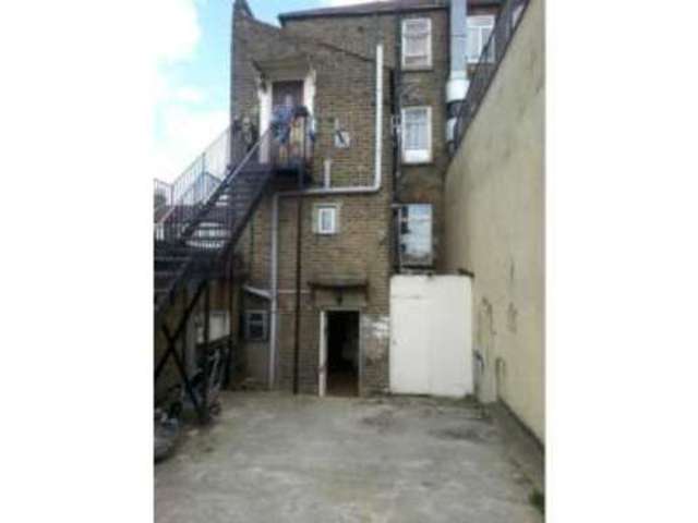  Image of 1 bedroom Flat to rent in Ilford Lane Ilford IG1 at ILFORD LANE  ILFORD, IG1 2LA