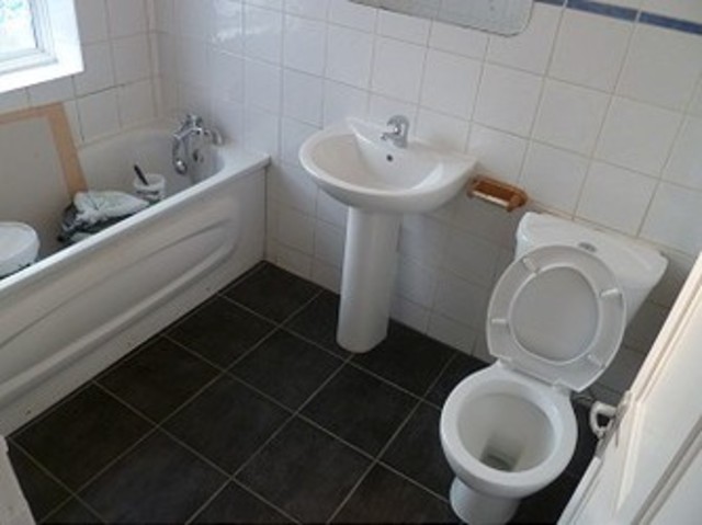  Image of 2 bedroom Flat to rent in Ilford Lane Ilford IG1 at Ilford Lane  london, IG1 2LX