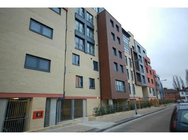 Image of 2 bedroom Apartment to rent in Bramley Crescent Ilford IG2 at INVITO HOUSE FRINTON MEWS GANTS HILL, IG2 6NU
