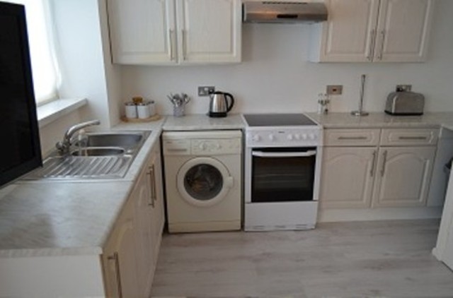  Image of 1 bedroom Flat to rent in Isabella Close London N14 at Isabella Close  Southgate, N14 5QQ