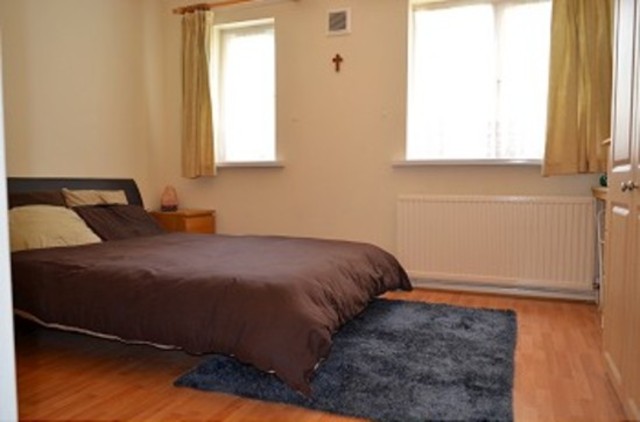  Image of 1 bedroom Flat to rent in Isabella Close London N14 at Isabella Close  Southgate, N14 5QQ