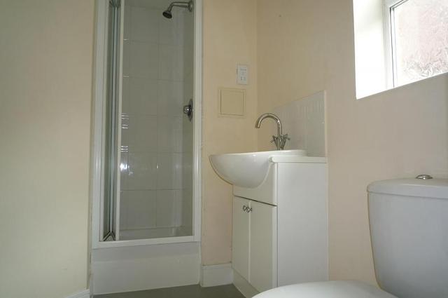  Image of 2 bedroom Flat to rent in Worth Park Avenue Crawley RH10 at Worth Park Avenue Pound Hill Crawley, RH10 3SH