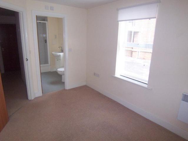  Image of 2 bedroom Flat to rent in Worth Park Avenue Crawley RH10 at Worth Park Avenue Pound Hill Crawley, RH10 3SH