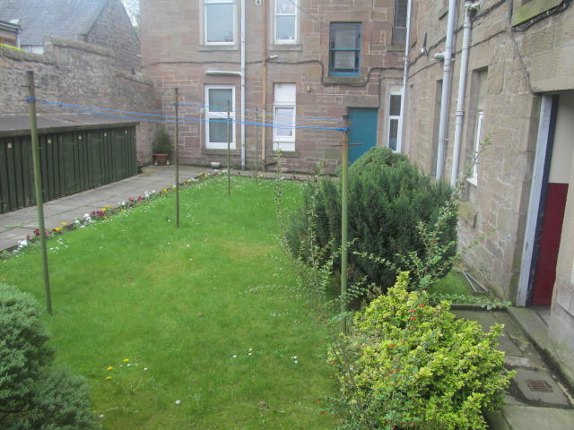  Image of 2 bedroom Flat to rent in Janefield Place Dundee DD4 at Baxter Park Dundee Dundee, DD4 7AD