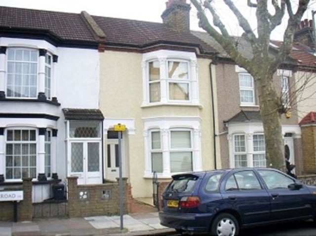  Image of Flat to rent in Junction Road London N9 at Junction Road  Edmonton, N9 7JU