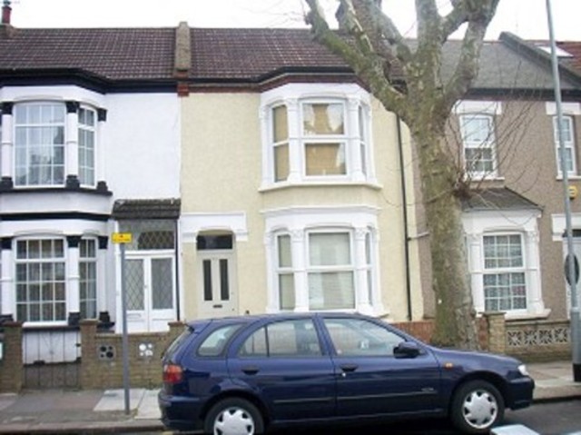  Image of Flat to rent in Junction Road London N9 at Junction Road  Edmonton, N9 7JU