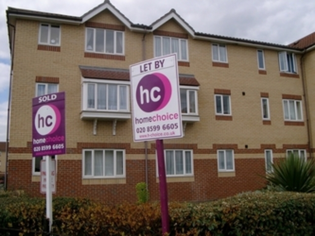  Image of 1 bedroom Flat to rent in Grove Road Chadwell Heath Romford RM6 at Juniper Court Grove Road Romford, RM6 4PQ