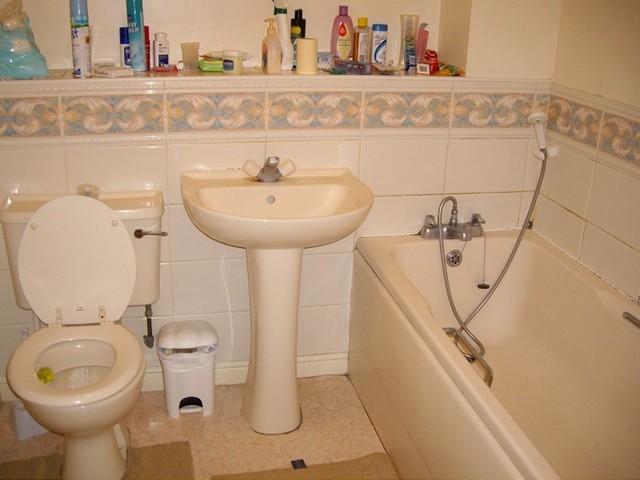 Image of 1 bedroom Apartment to rent in Grove Road Chadwell Heath Romford RM6 at Juniper Court  Chadwell Heath, RM6 4PQ
