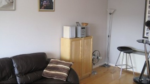  Image of 2 bedroom Flat to rent in Grove Road Chadwell Heath Romford RM6 at Juniper Court  Chadwell Heath, RM6 4PQ