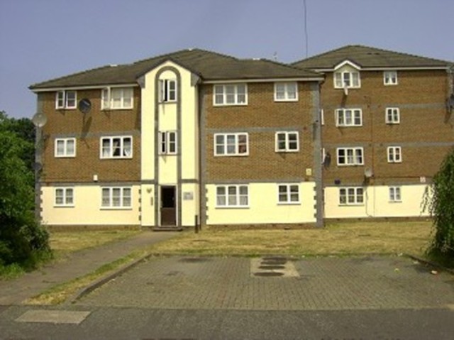  Image of 1 bedroom Ground Flat to rent in Keats Close Scotland Green Road Ponders End Enfield EN3 at Keats Close  Enfield, EN3 4PR