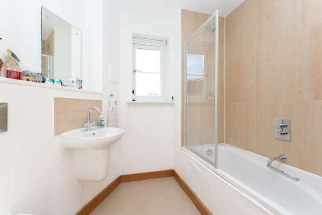  Image of 1 bedroom Apartment to rent in Kendal Purfleet RM19 at Kendal Purfleet Purfleet, RM19 1LL