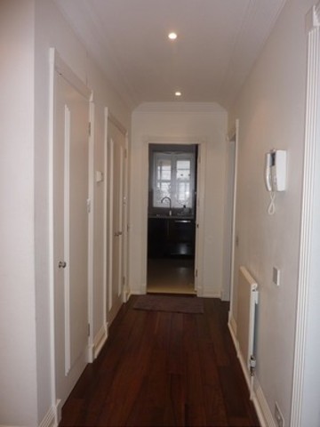  Image of 1 bedroom Ground Flat to rent in St. Marys Gate London W8 at Kensington Garden Walnut Court Kensington, London, W8 5UB