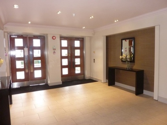  Image of 1 bedroom Ground Flat to rent in St. Marys Gate London W8 at Kensington Garden Walnut Court Kensington, London, W8 5UB