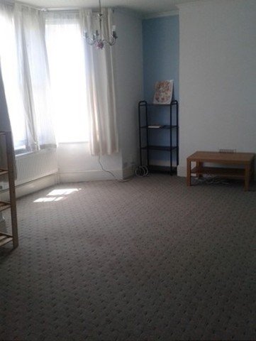  Image of 1 bedroom Flat to rent in Kensington Gardens Cranbrook Ilford IG1 at Kensington Gardens  Ilford, IG1 3EN