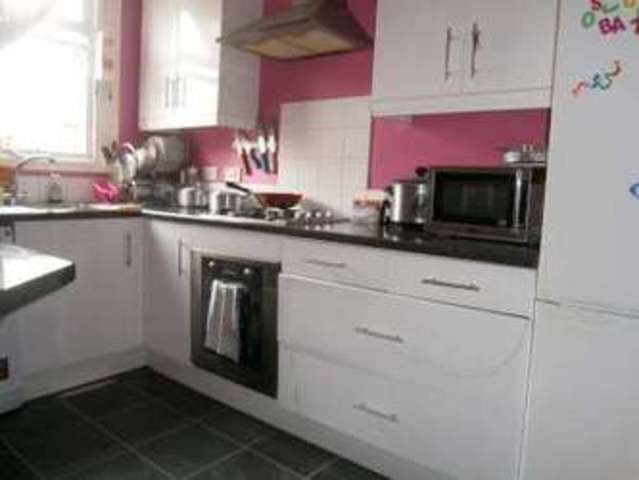 Image of 3 bedroom Flat for sale in Kensington Gardens Cranbrook Ilford IG1 at Kensington Gardens  Ilford, IG1 3EL