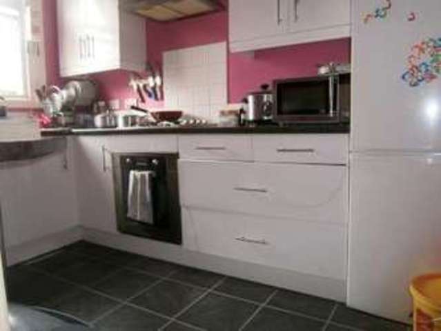  Image of 3 bedroom Flat for sale in Kensington Gardens Cranbrook Ilford IG1 at Kensington Gardens  Ilford, IG1 3EL